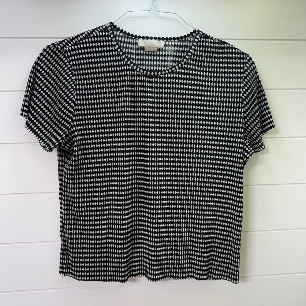 New York City Design Co Womens Black White Diamond Plisse Micro Pleat Top Medium
